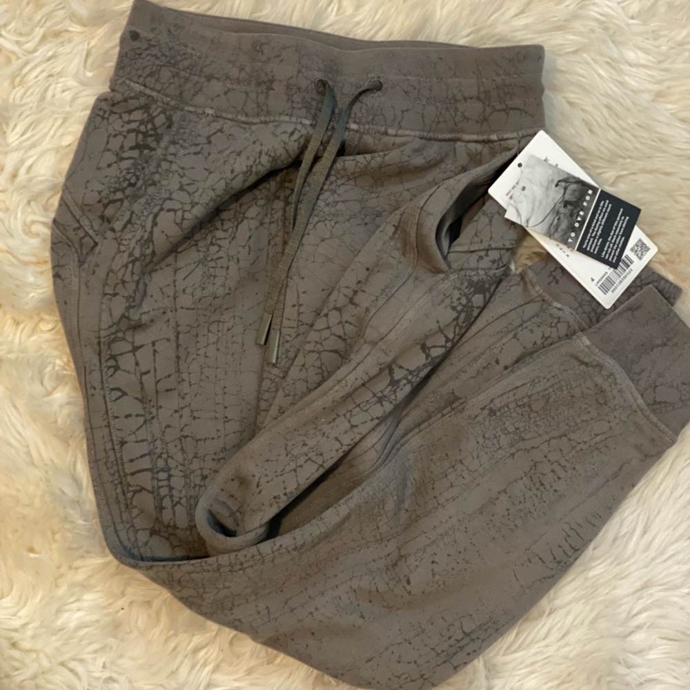 Lululemon sweatpants